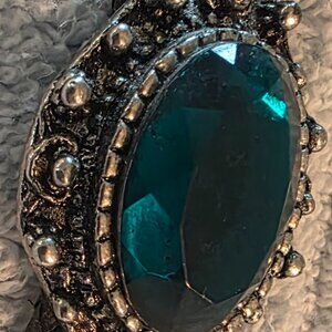 Vintage Metal Bolo Tie, Nice Dark Green Stone Design, Nice Western Design